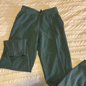 Lululemon pants size 2